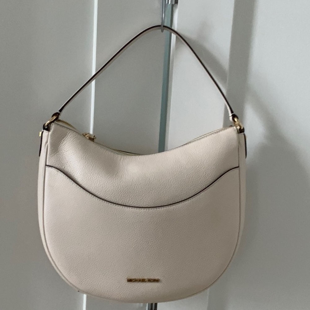Elegant Cream Shoulder Bag